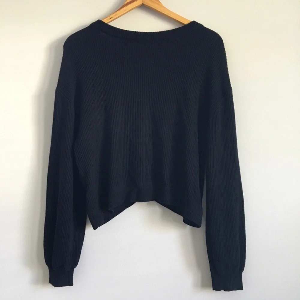 lululemon | black knit crop sweater, so comfy! - Picture 9 of 12